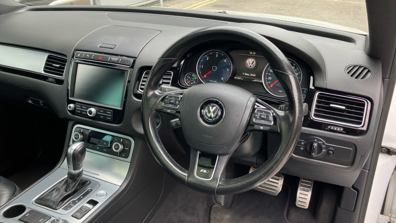 Volkswagen Touareg 3.0 V6 TDI BlueMotion Tech 262 R-Line 5dr Tip Auto Diesel Estate